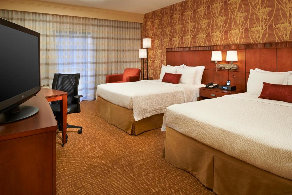 Courtyard by Marriott Chicago Naperville - image 3