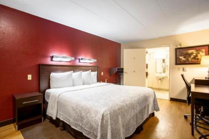 Red Roof Inn PLUS+ Chicago - Naperville - image 5