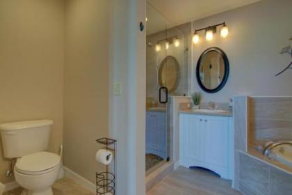 **Gorgeous First Floor Villa in Greenlinks of Lely -Relax by the Pool Golf at 2 Courses or Enjoy Happy Hour Next Door!** - image 2