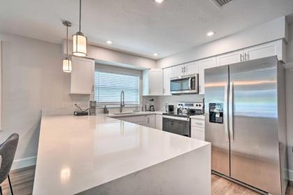 Stylish Getaway with Pool and Spa Less Than 2 Mi to Beach - image 12