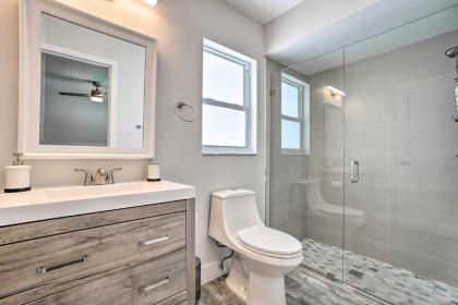 Stylish Getaway with Pool and Spa Less Than 2 Mi to Beach - image 18