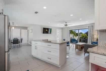 1 Mile Beach House - image 8