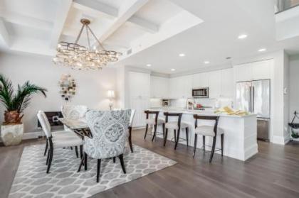 Naples Square Paradise - image 2