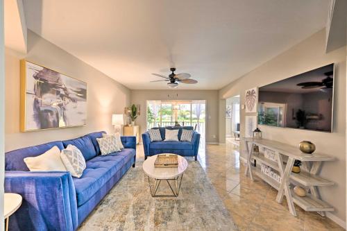 Naples Condo with Enclosed Balcony and Lake Views - main image