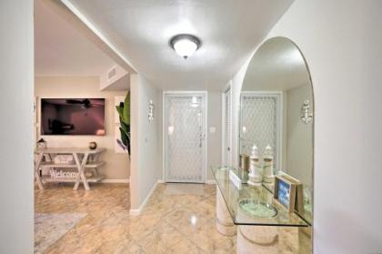Naples Condo with Enclosed Balcony and Lake Views - image 5