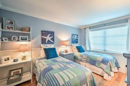 Condo with Pool Access Walk to Shopping and Beach - image 15
