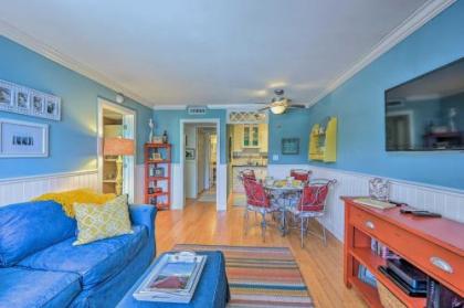 Condo with Pool Access Walk to Shopping and Beach - image 5