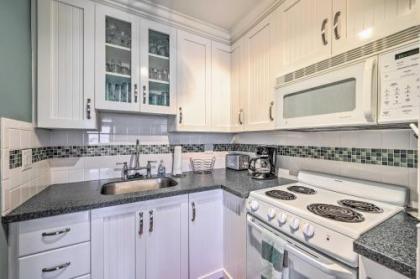 Condo with Pool Access Walk to Shopping and Beach - image 8