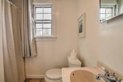 Narragansett Cottage with Pvt Dock and Outdoor Shower! - image 15