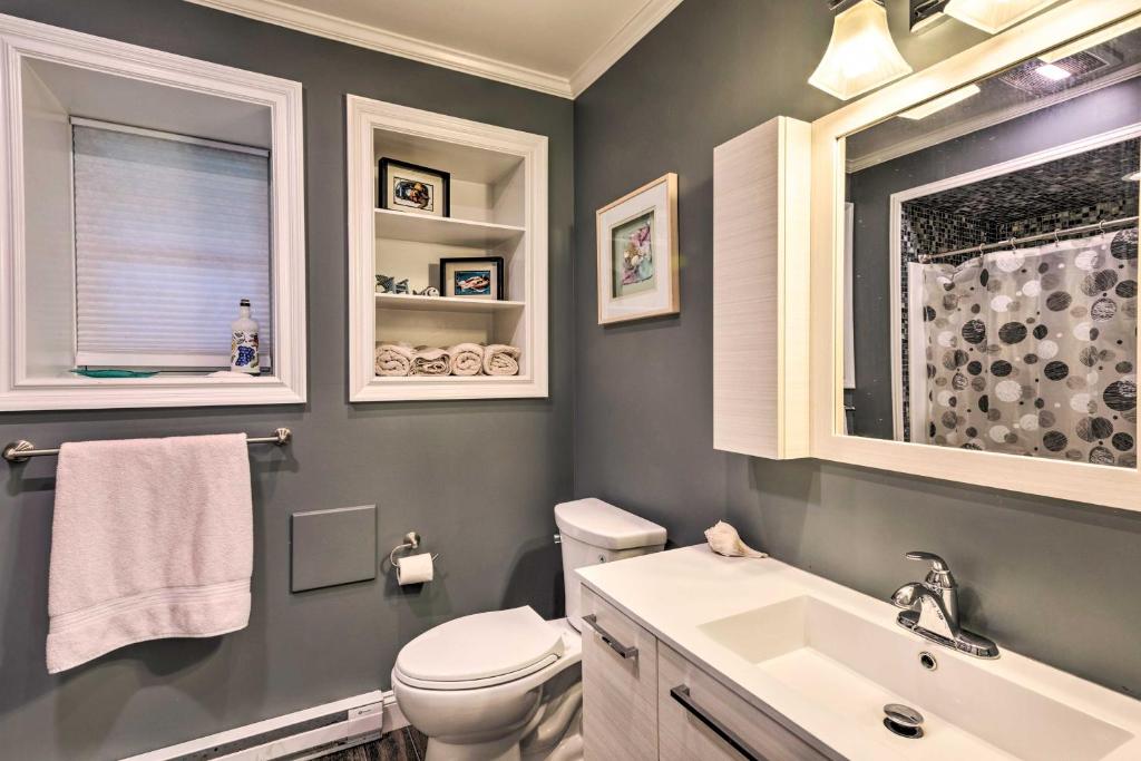 Bright Narragansett Beach Escape with Deck and Yard! - image 6