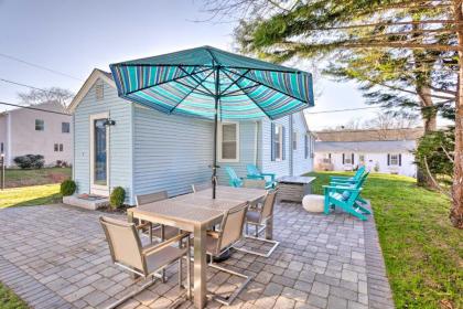 Charming Cottage about 5 Mi to Narragansett Beach! - image 10