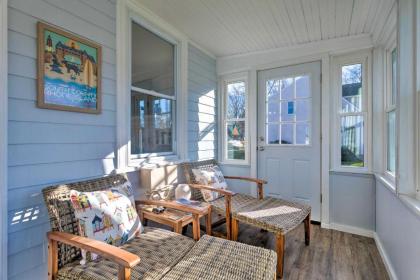 Charming Cottage about 5 Mi to Narragansett Beach! - image 11