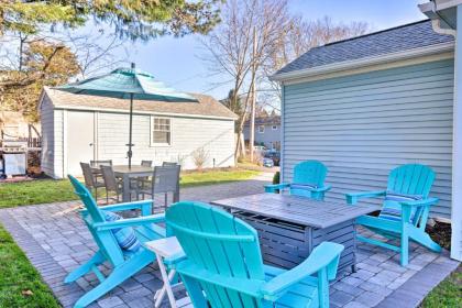 Charming Cottage about 5 Mi to Narragansett Beach! - image 14