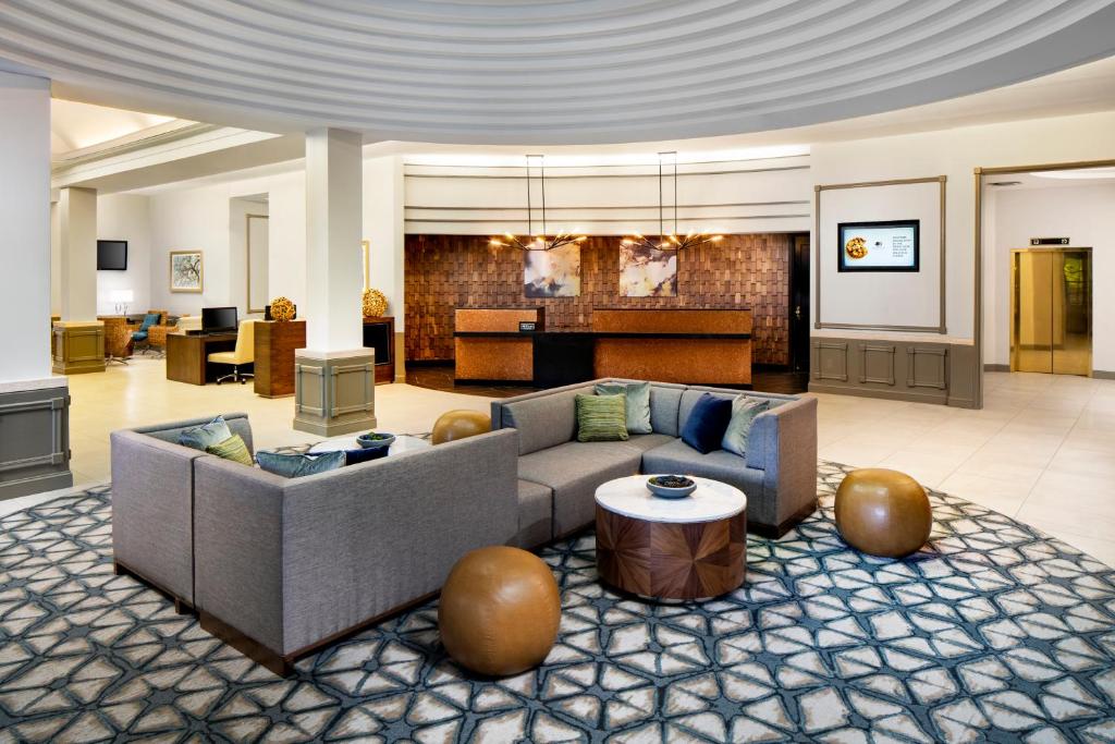 DoubleTree by Hilton Nashua - main image