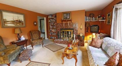 Lil Black Bear Inn - image 9