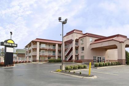 Days Inn by Wyndham Airport Nashville East Nashville