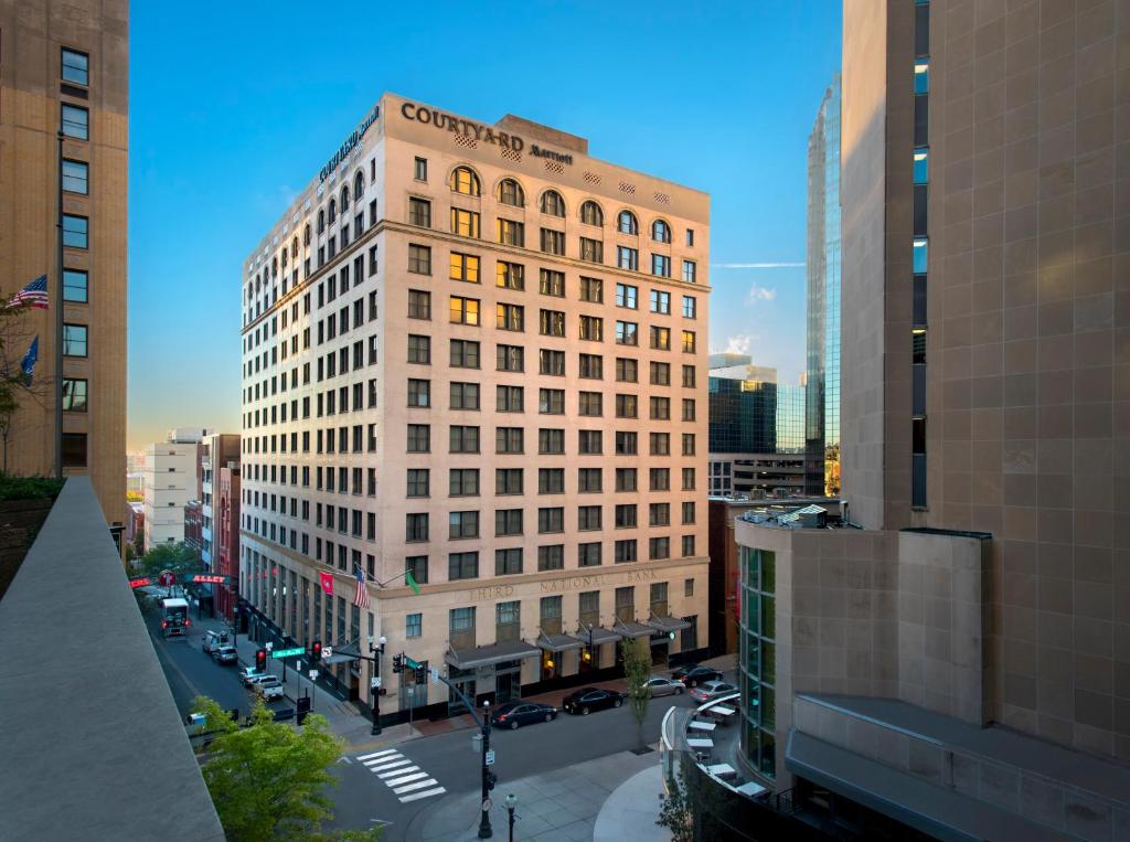 Courtyard by Marriott Nashville Downtown - image 5