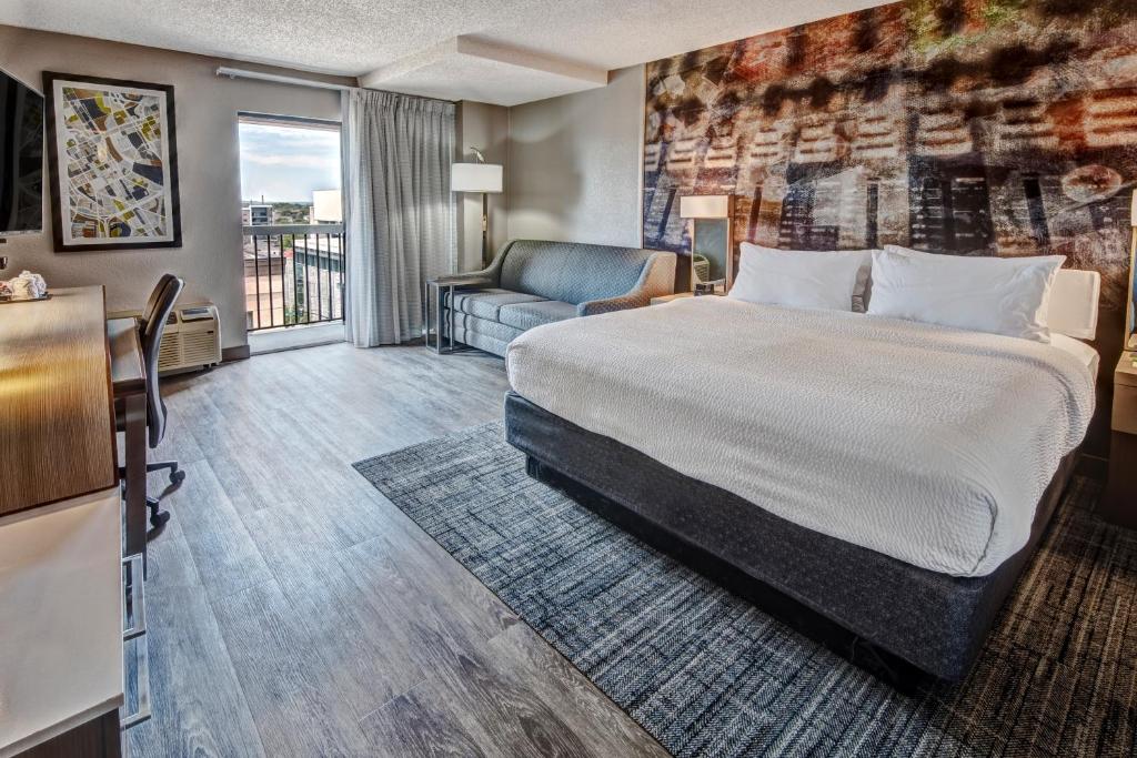 Courtyard by Marriott Nashville Vanderbilt West End - image 4