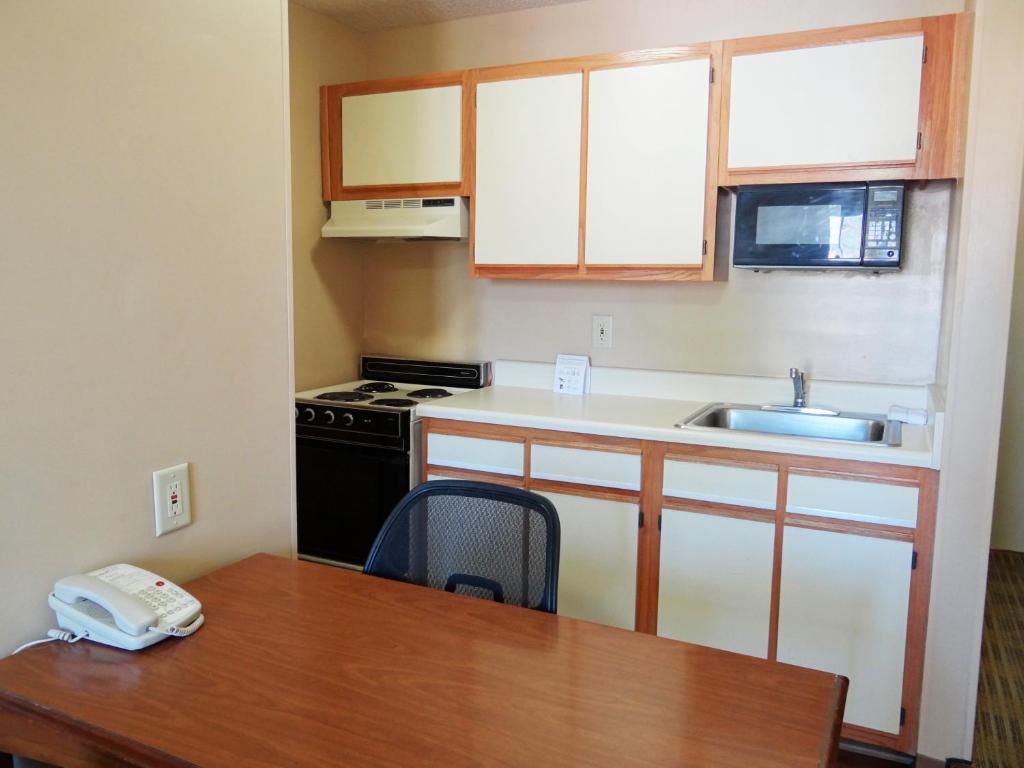 Extended Stay America Suites - Nashville - Airport - Elm Hill Pike - image 5