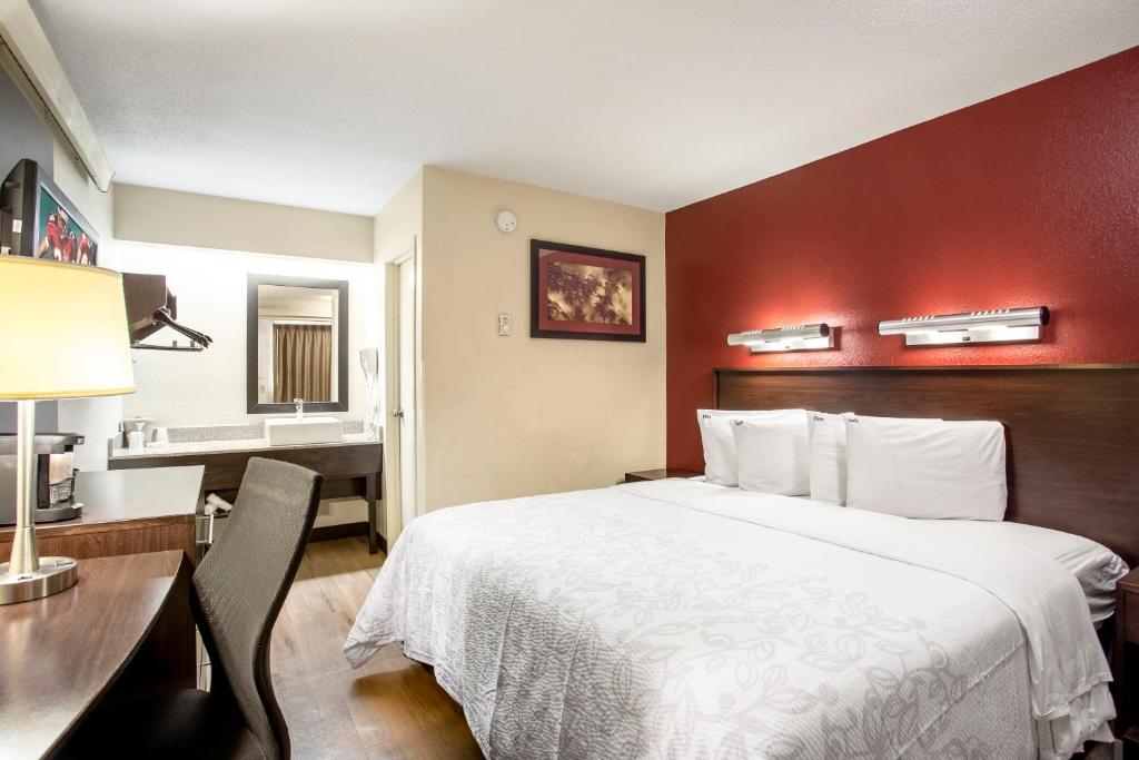 Red Roof Inn PLUS+ Nashville Airport - image 3