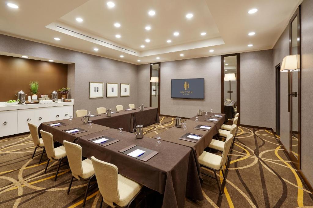 Hutton Hotel - image 3