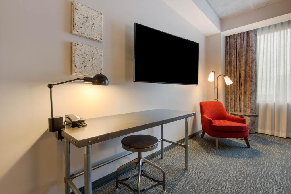 Cambria Hotel Nashville Downtown - image 4