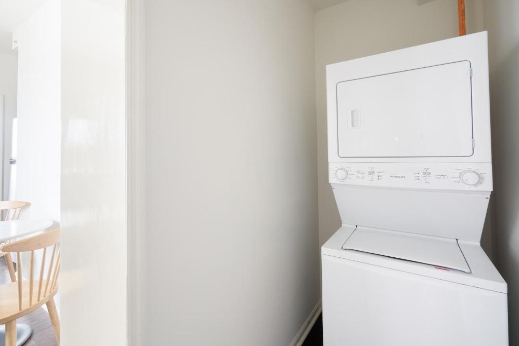 Sonder at Euclid Court - image 3