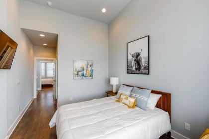 Music City Chic - image 14