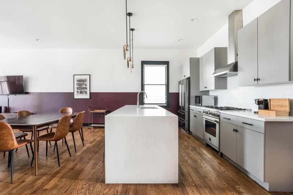 Monroe Unit 3 - Charming 4BR Condo in Heart of Nashville - image 3