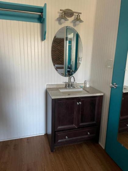 Rodeway Inn - image 10