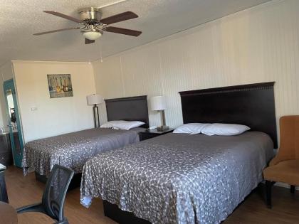 Rodeway Inn - image 12