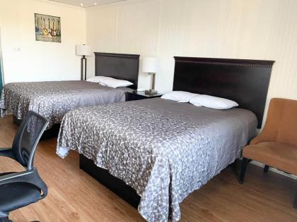 Rodeway Inn - image 14