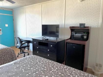 Rodeway Inn - image 15