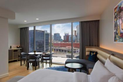 W Nashville - image 6