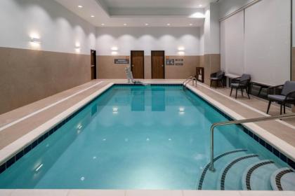 La Quinta Inn & Suites by Wyndham Nashville Downtown Stadium - image 13