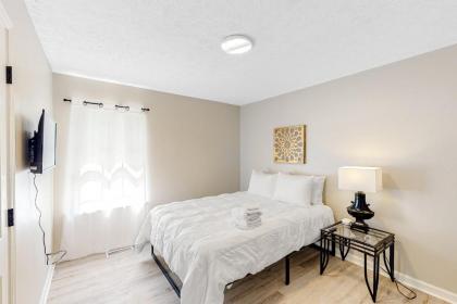 Nashville Oasis - image 10