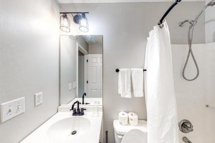 Nashville Oasis - image 14