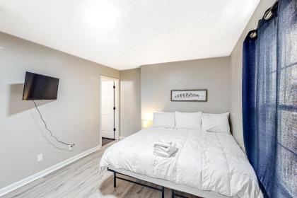 Nashville Oasis - image 15