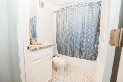 2BR 1BA Condo in North Gulch! - image 10