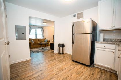 Modern North Gulch Apartment - image 11