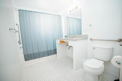 Modern North Gulch Apartment - image 16