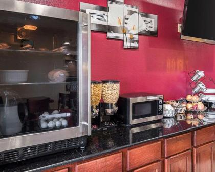 Econo Lodge Inn & Suites Natchitoches - image 13