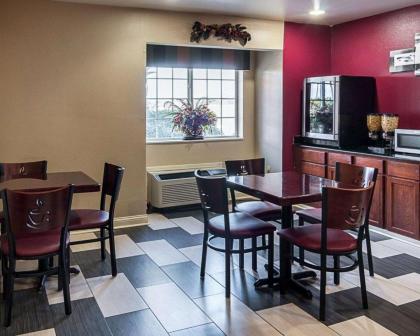 Econo Lodge Inn & Suites Natchitoches - image 2