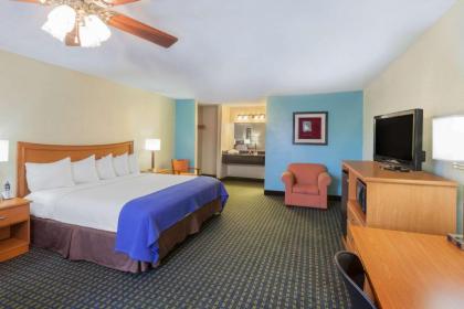 Days Inn by Wyndham Natchitoches - image 4
