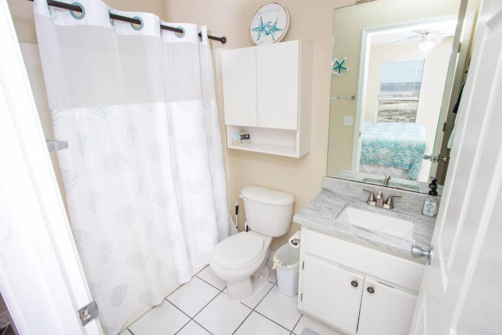 Sunset Harbor Villa Unit 421 - image 4