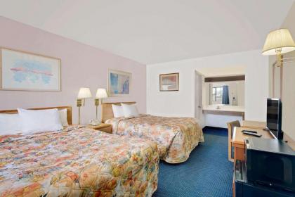 Days Inn & Suites by Wyndham Needles - image 11