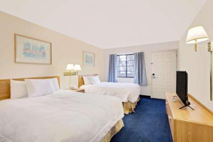 Days Inn & Suites by Wyndham Needles - image 13