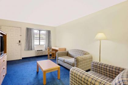 Days Inn & Suites by Wyndham Needles - image 3
