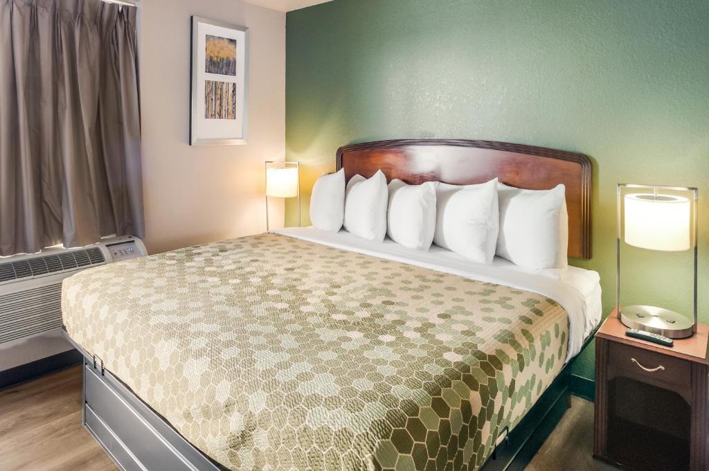 Suburban Extended Stay Hotel - image 6