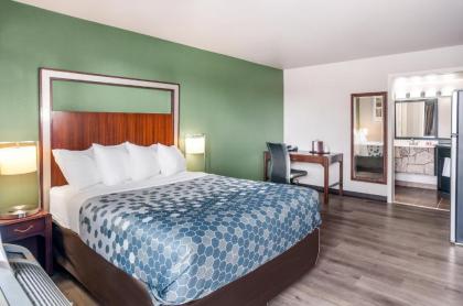 Suburban Extended Stay Hotel - image 9